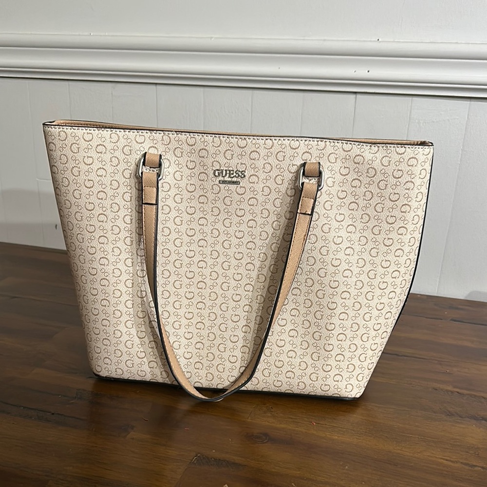 GUESS Cream Tote Bag